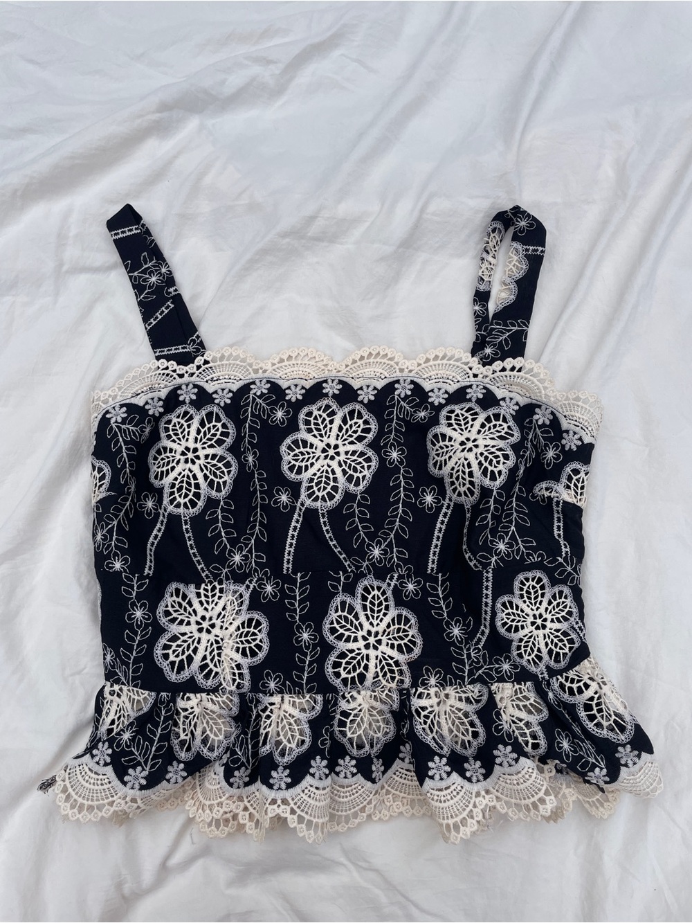 Black Floral Lace-Trim Crop Tank Top Camellia Fairycore Embellished